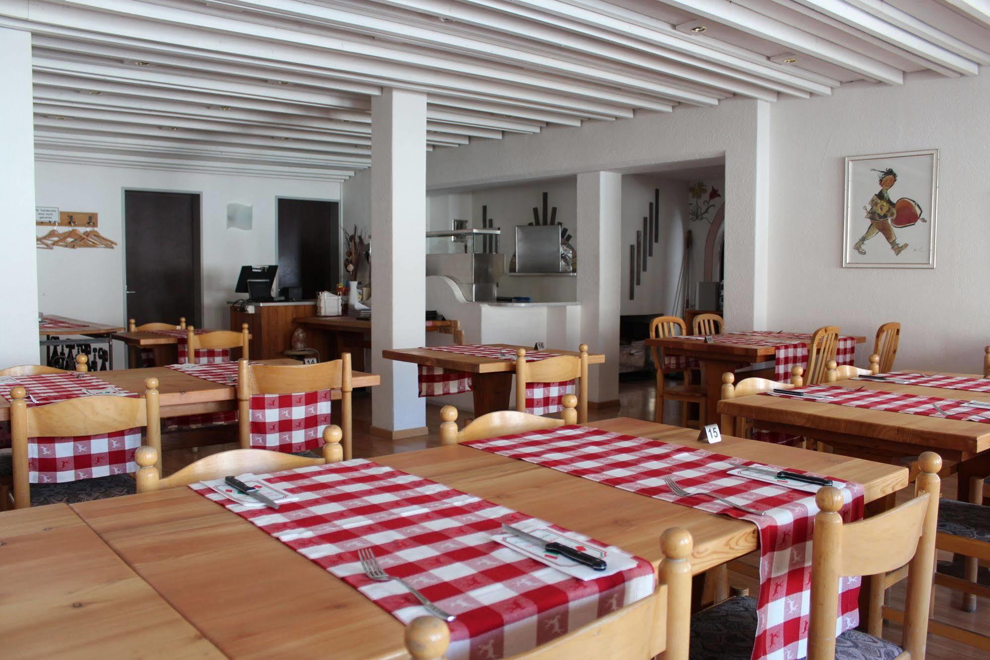 Hotel Al Rom 츄치어브 외부 사진