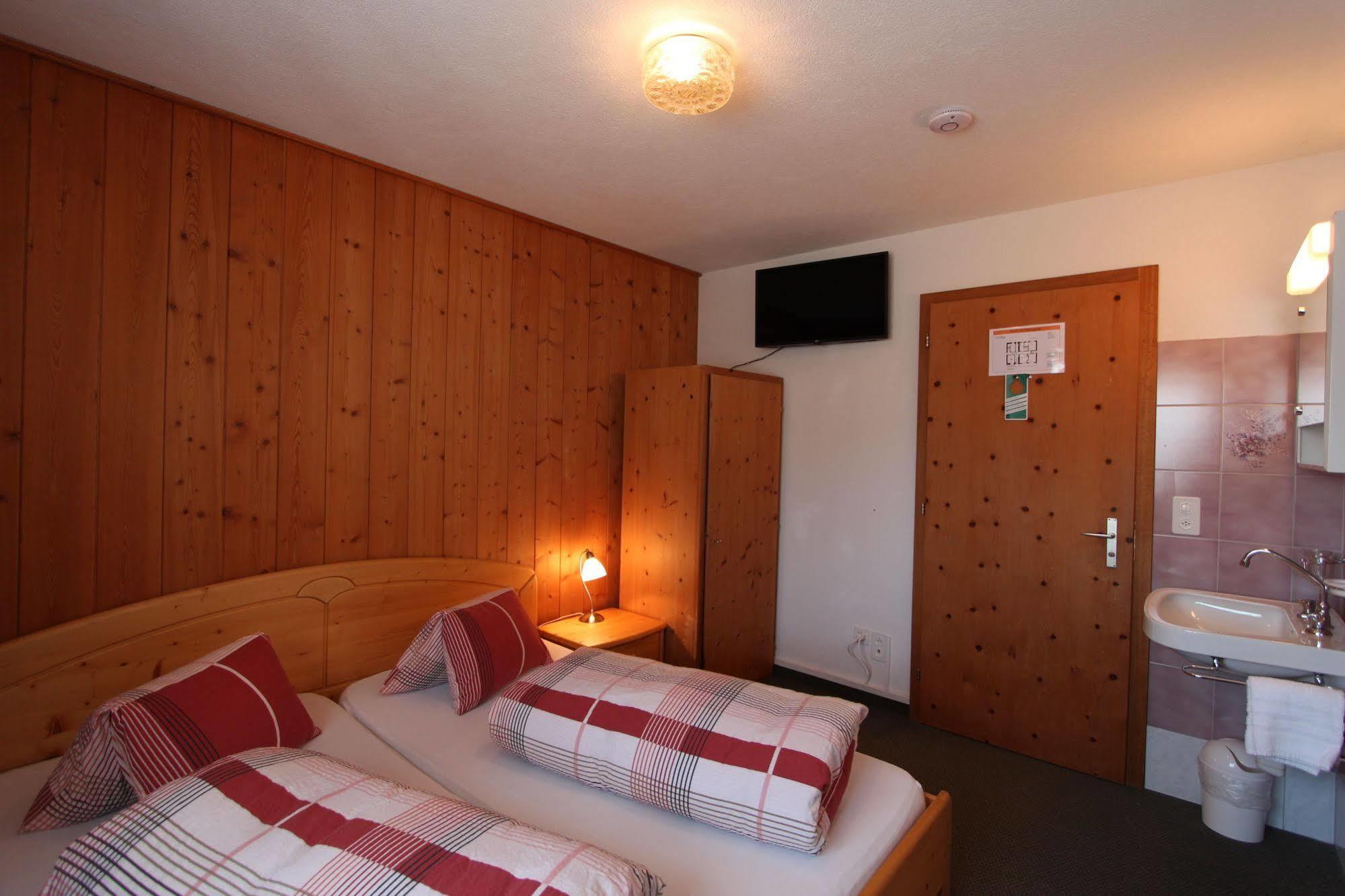 Hotel Al Rom 츄치어브 외부 사진